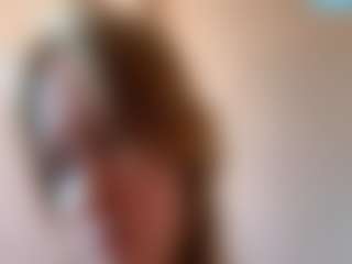 Live cam show with GiseleMemmer - Striptease Granny on Dolls Live