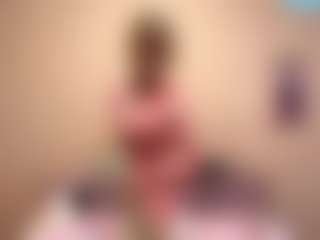 Live cam show with GiseleMemmer - Granny on SquirtSoMuch