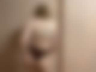 Live cam show with GiseleMemmer - Granny Dildo on Camsoda