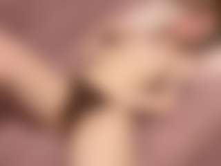 Live cam show with GiseleMemmer - Granny Dildo on Camsoda