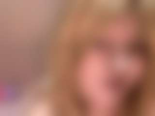 Live cam show with GiseleMemmer - Granny Blonde Hair on UwU Esports