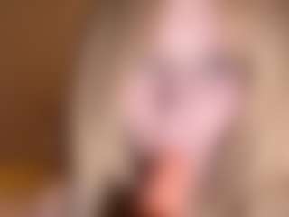 Live cam show with GiseleMemmer - Striptease on SpankPalCams