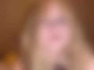 Pokaz na żywo z GiseleMemmer - Spank Blonde Hair na Camsoda