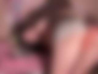 Live cam show with GiseleMemmer - Granny Dildo on Camsoda