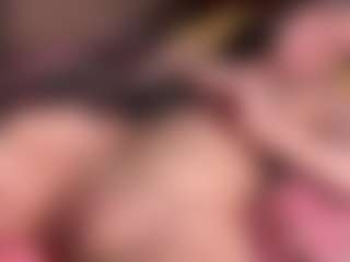 Live cam show with GiseleMemmer - Granny Dildo on Mixed Magazine Live