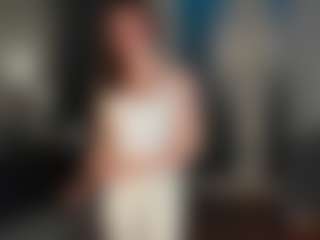 Live cam show with LaverneRm - Striptease on Camiplay Live