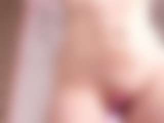 Live cam show with MiraxMonroe - Camel Toe on Uber Horny