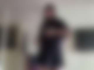 Live cam show with OliveCornn - New Petite on livesuperchat.net