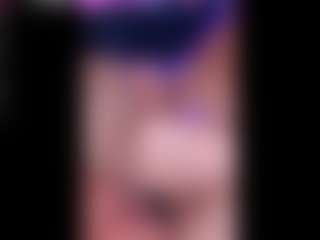 Live cam show with pinguino008 - Tease on Milf Play