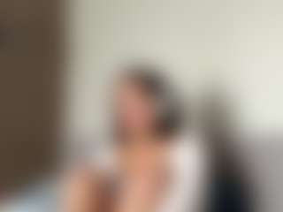 Lara's Live Sex Cam Show