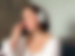 Live cam show with Lara - Thin on Chatstar