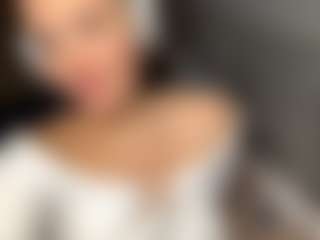 Lara's Live Sex Cam Show
