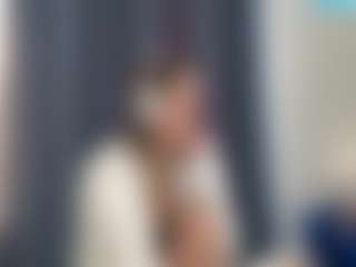 Live cam show with Lara - College on Mixed Magazine Live