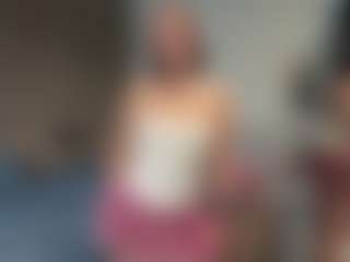 Live cam show with Lara - Facial Piercings on Strip Flash - Live Sex Shows