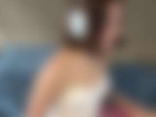 Live cam show with Lara - Flashing on Mixed Magazine Live
