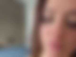 Live cam show with Lara - Striptease on Soda Cam