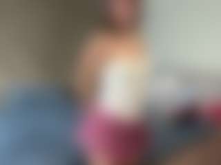 Lara's Live Sex Cam Show