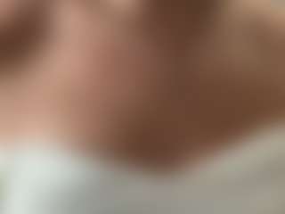 Live cam show with Lara - Flashing on TeamSkeetLive