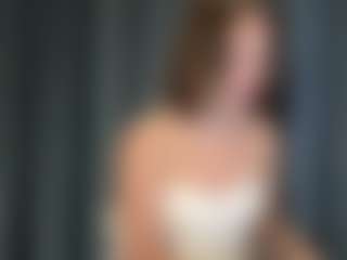 Live cam show with Lara - Brown Hair on slutload