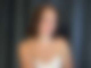 Live cam show with Lara - Indian Striptease on StripNow