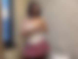 Live cam show with Lara - Nipple Piercings on slutload