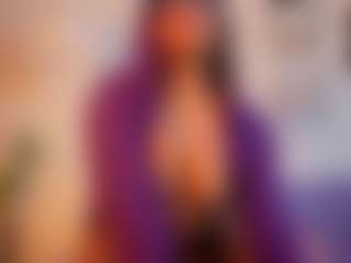 Live cam show with Victoria - Athletic Ebony on Camiplay Live