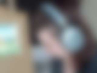 Live cam show with Flora - Genital Piercings on sexylive.show