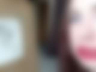 Live cam show with Flora - New Shaved Pussy on Chatstar