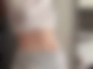 Live cam show with MyrtaFilkins - Moaning on Uber Horny