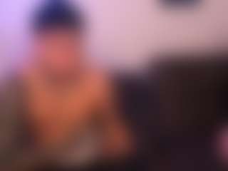 Live cam show with Naomyxz - Blowjob on Hubzter Live