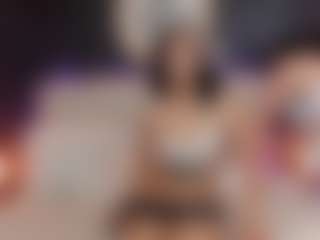 Live cam show with AMMBER-HONEY - Middle Aged on dropp.cam
