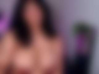 anna-curly18's Live Sex Cam Show