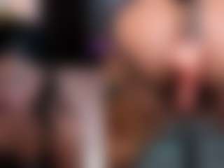 Live cam show with AnnitaLawrence - Flashing on Stripli.com
