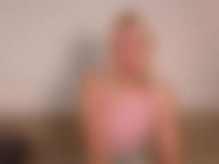 Live cam show with Monica - Flashing on Camsoda