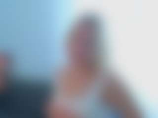 Live cam show with Monica - Oil on Camsoda