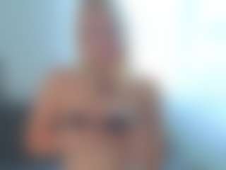 Live cam show with Monica - Moan on livesuperchat.net