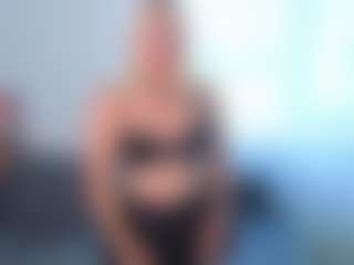 Live cam show with Monica - Flirty on livesexfox.com