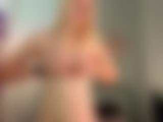 Live cam show with Monica - Erotic Dance on TottyGirls
