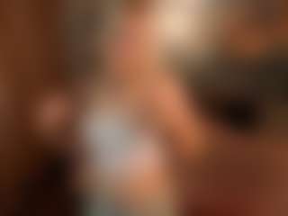 Live-Cam-Show mit Monica - Bikini auf Camsoda
