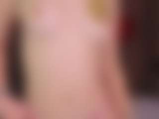 Live cam show with Monica - Flirty on livesuperchat.net