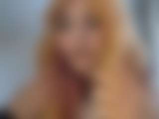 Live cam show with DaciaLinebarger - Public on madthumbs