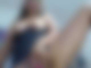 Live cam show with Dulcerodriguez1 - Ass Bouncing on StripNow