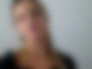 Live cam show with Lara - New Shaved Pussy on fapnchat