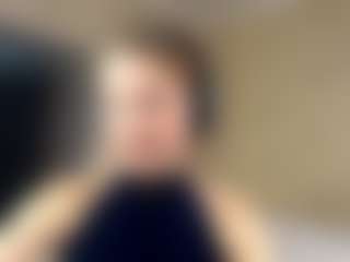 Live cam show with Liv - Small Tits Young Adult on Camiplay Live
