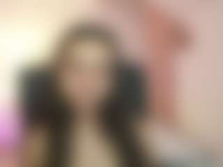 Live cam show with Zoenica - Tease on Gym Cam Girls