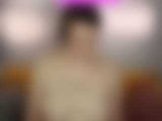 Live cam show with AgataAdriann - Strip on Camsoda