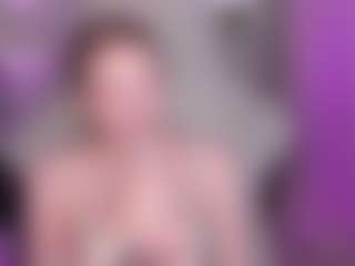 Live cam show with Alisa Allison - Athletic College on AdultVida.com