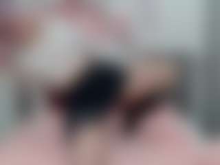 Live cam show with Coraline-bush - New Tattoos on Mixed Magazine Live