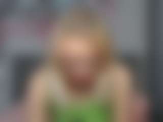 Live cam show with Coraline-bush - Skinny on Camsoda