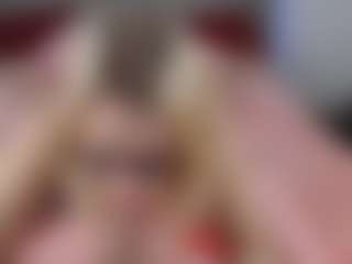 Live cam show with Coraline-bush - Green Eyes on Milf Play
